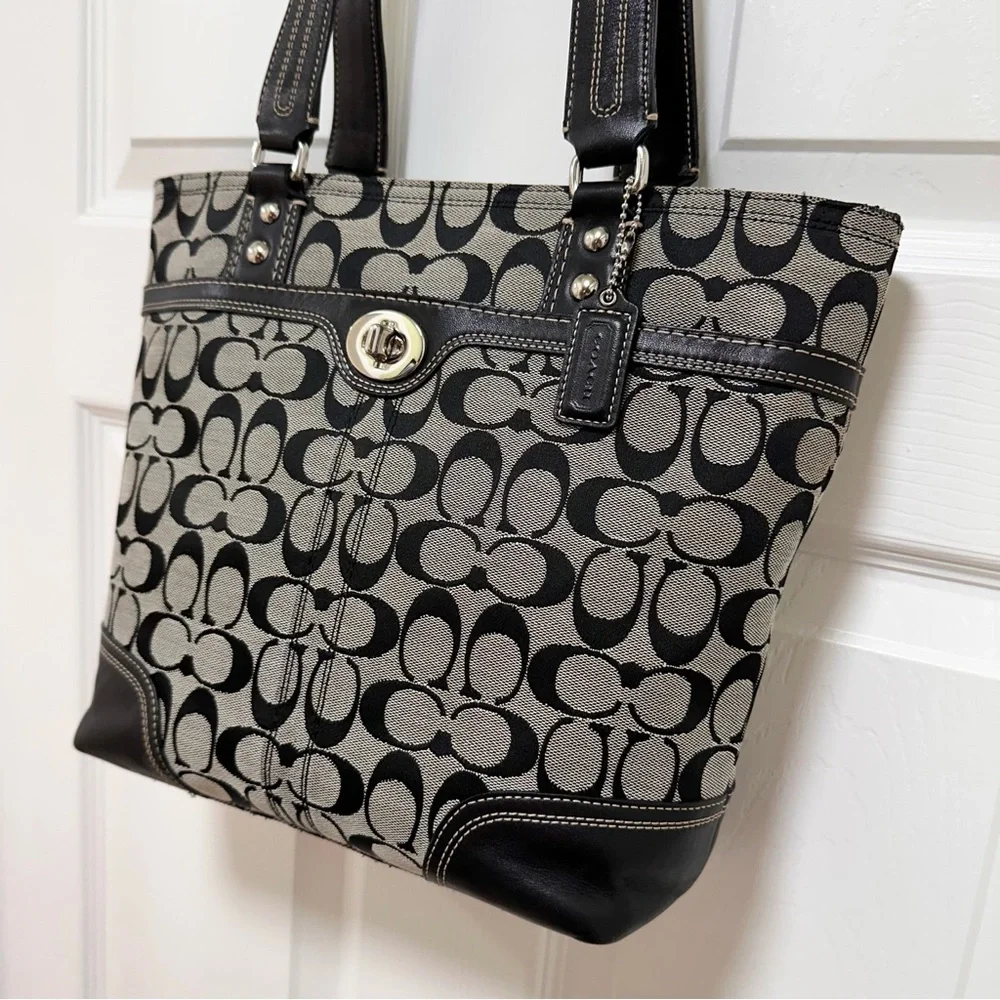 Coach Gallery Tote Bag Black Gray Signature Jacquard Turnlock